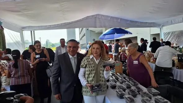 Participación de Armando Acciones por Morelos en una expo de productores